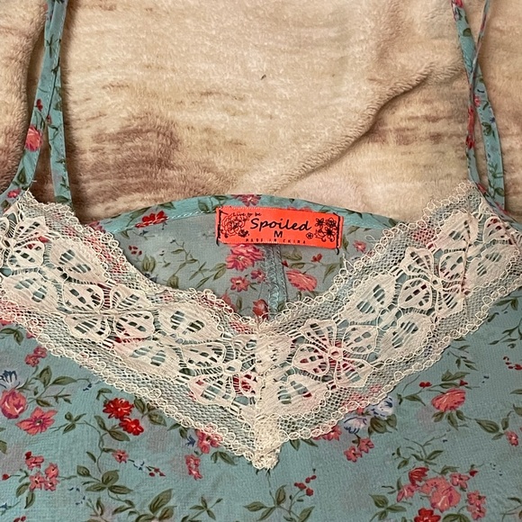 Lace detail layering piece - Picture 2 of 2